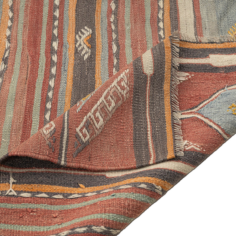 Vintage Sivas Kilim Rug - 5' 9" x 8' 7" (69" x 103") - K0089484