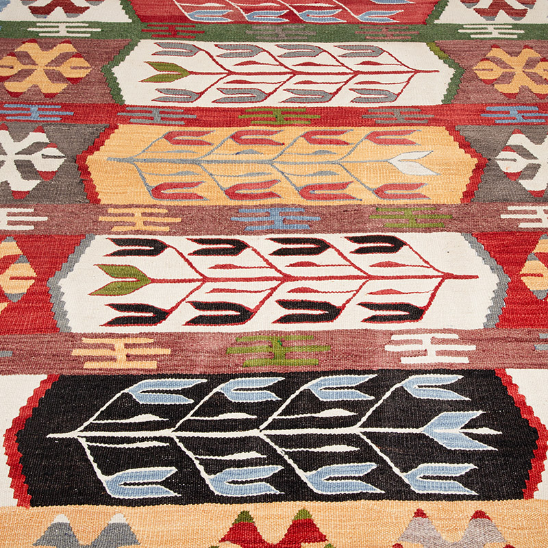 New Turkish Handwoven Kilim Rug - 3' 11" x 5' 9" (47" x 69") - K0089544