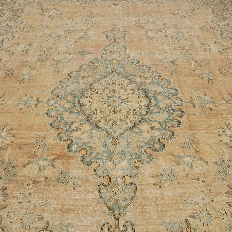 Vintage Hand-Knotted Oriental Rug - 9' 6" x 13' 7" (114" x 163") - K0089556