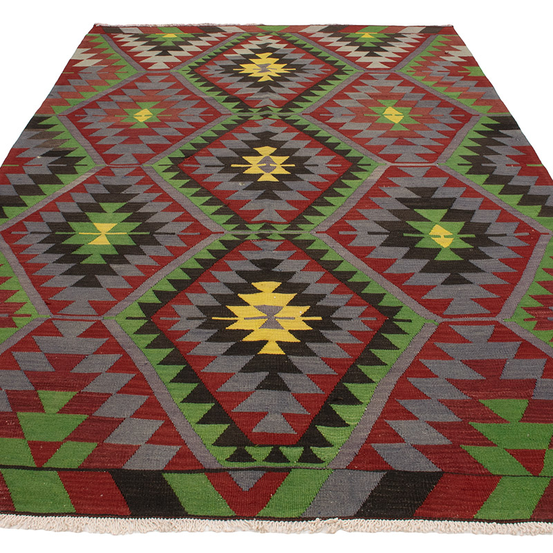 Vintage Turkish Kilim Rug - 5' 6" x 9' 4" (66" x 112") - K0089593