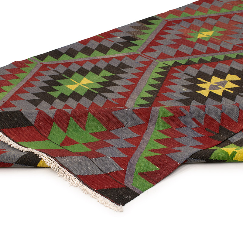 Vintage Turkish Kilim Rug - 5' 6" x 9' 4" (66" x 112") - K0089593