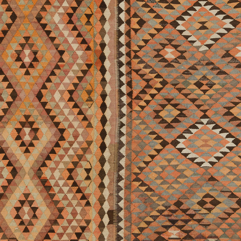 Vintage Turkish Kilim Rug - 6' 5" x 9' 8" (77" x 116") - K0089598
