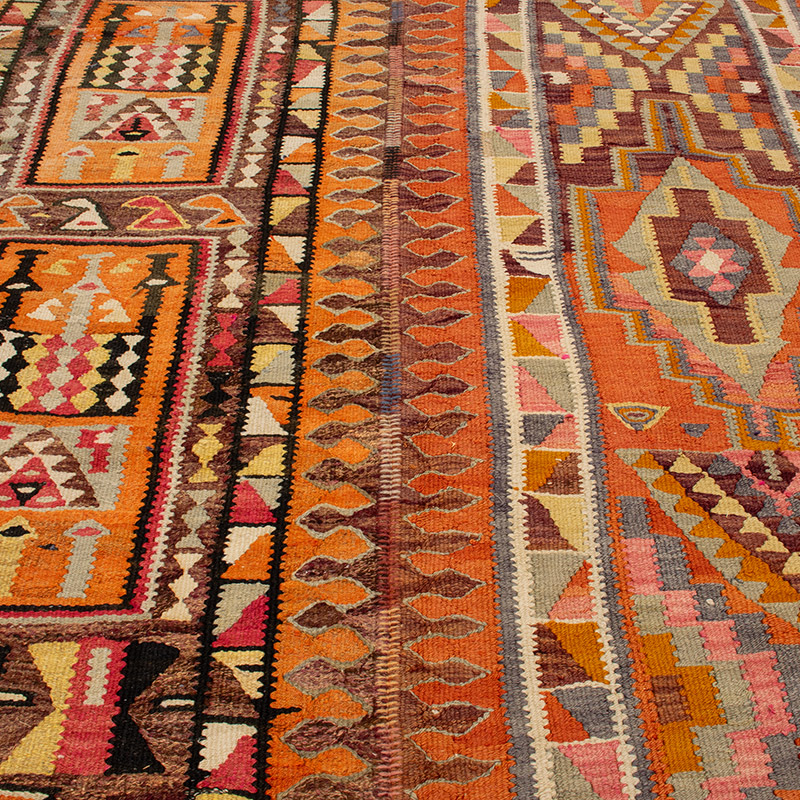 Vintage Turkish Kilim Rug - 6' 5" x 9' 8" (77" x 116") - K0089600