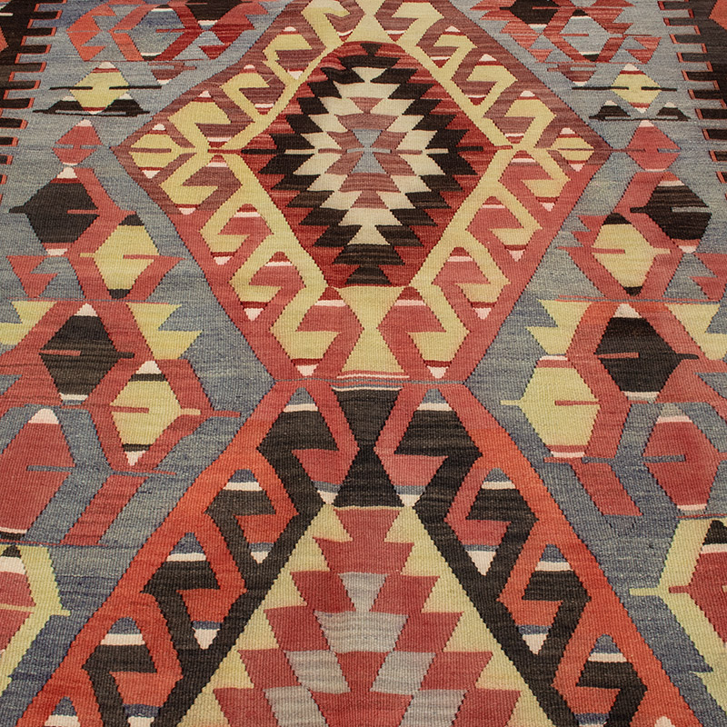 Vintage Turkish Kilim Rug - 5' 2" x 8' 7" (62" x 103") - K0089606