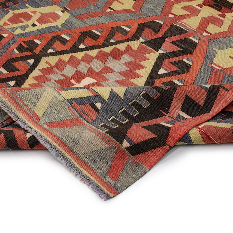 Vintage Turkish Kilim Rug - 5' 2" x 8' 7" (62" x 103") - K0089606