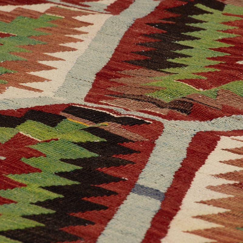 Vintage Turkish Kilim Rug - 5' 1" x 10' 1" (61" x 121") - K0089607