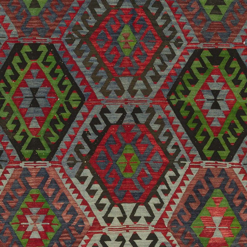 Vintage Turkish Kilim Rug - 5' 7" x 9' 7" (67" x 115") - K0089608