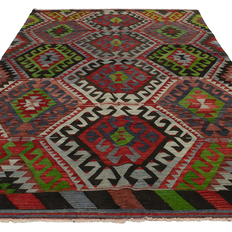 Vintage Turkish Kilim Rug - 5' 7" x 9' 7" (67" x 115") - K0089608