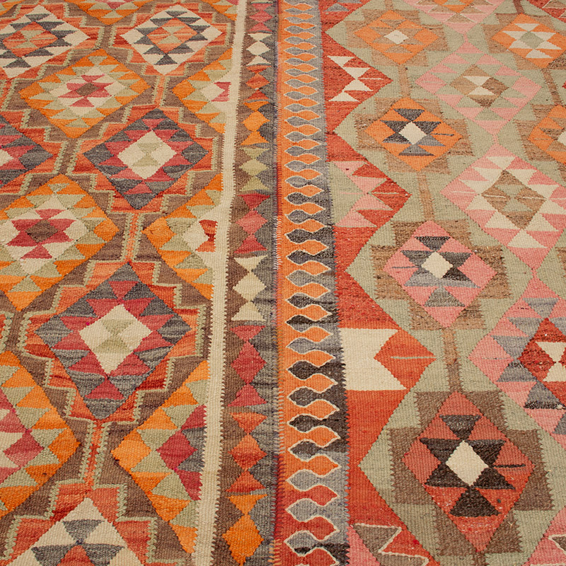 Vintage Turkish Kilim Rug - 6' 2" x 10' 11" (74" x 131") - K0089612