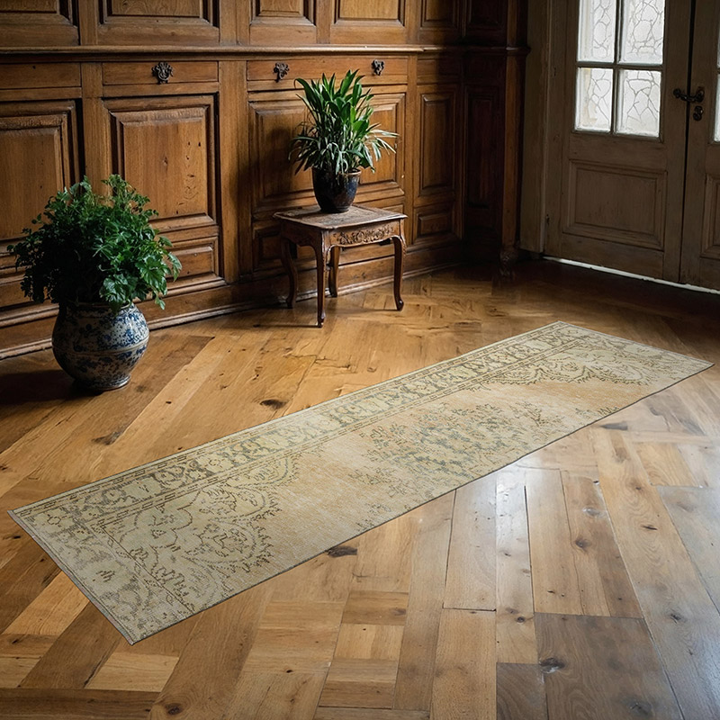 Vintage Turkish Hand-Knotted Runner - 2' 7" x 8' 5" (31" x 101") - K0089730