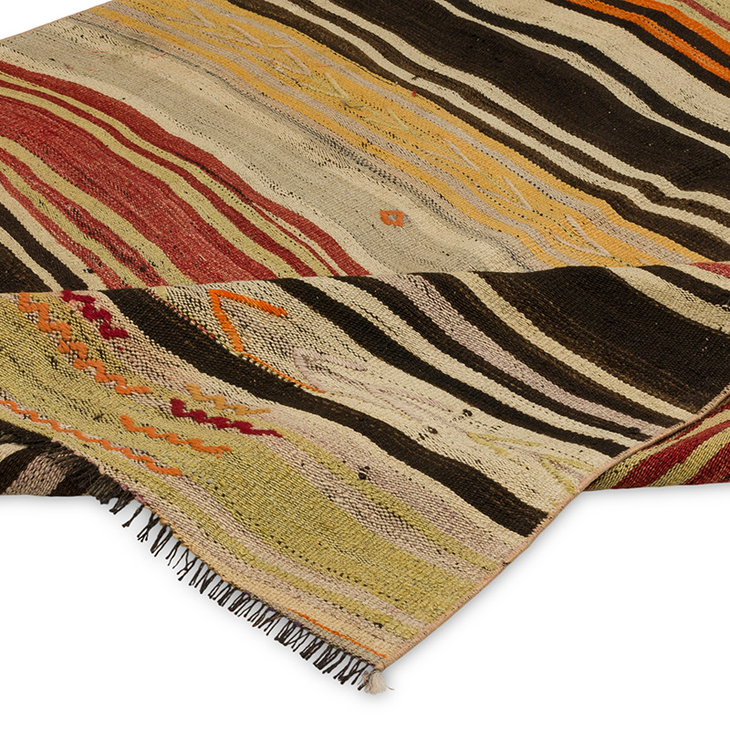 Vintage Anatolian Kilim Rug - 4' 7" x 7' 1" (55" x 85") - K0089762