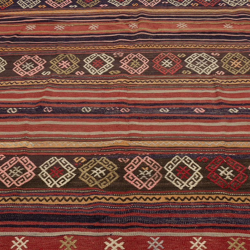 Vintage Turkish Kilim Rug - 5' 5" x 7' 3" (65" x 87") - K0089766