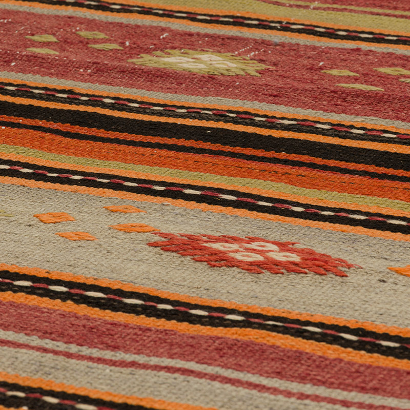 Vintage Turkish Kilim Rug - 6' 2" x 9' 4" (74" x 112") - K0089771