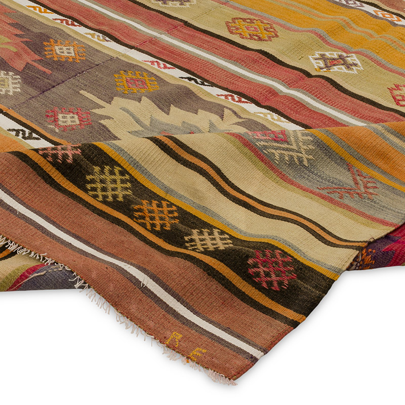 Vintage Manisa Kilim Rug - 5' 11" x 9' 7" (71" x 115") - K0089793