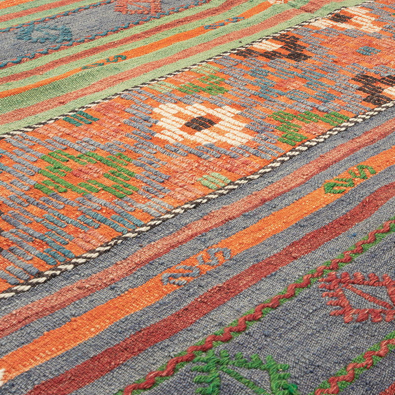 Vintage Manisa Kilim Rug - 6' 5" x 9'  (77" x 108") - K0089897
