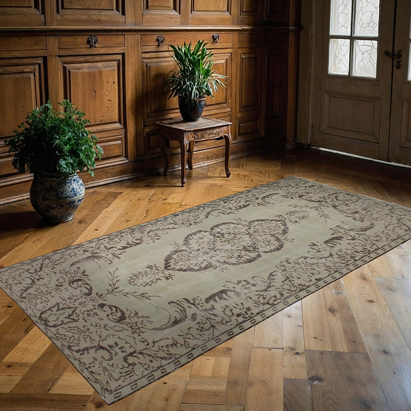 Vintage Turkish Hand-Knotted Rug - 4' 4" x 8' 6" (52" x 102") - K0089951