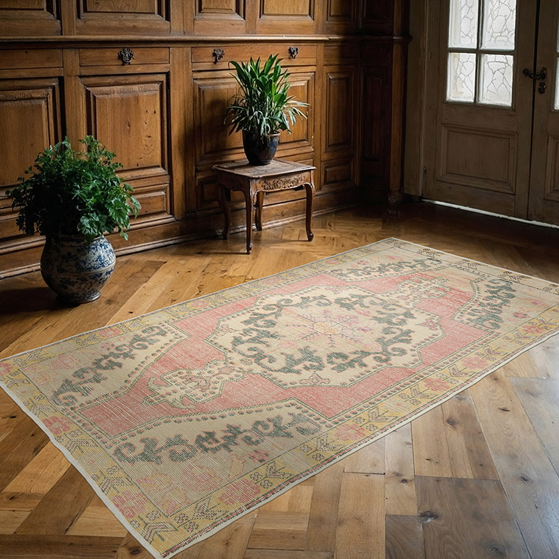Vintage Turkish Hand-Knotted Rug - 4' 4" x 7' 8" (52" x 92") - K0090597