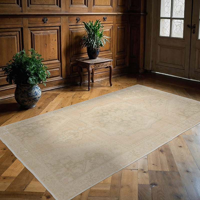 Vintage Turkish Hand-Knotted Rug - 4' 7" x 7' 9" (55" x 93") - K0090605