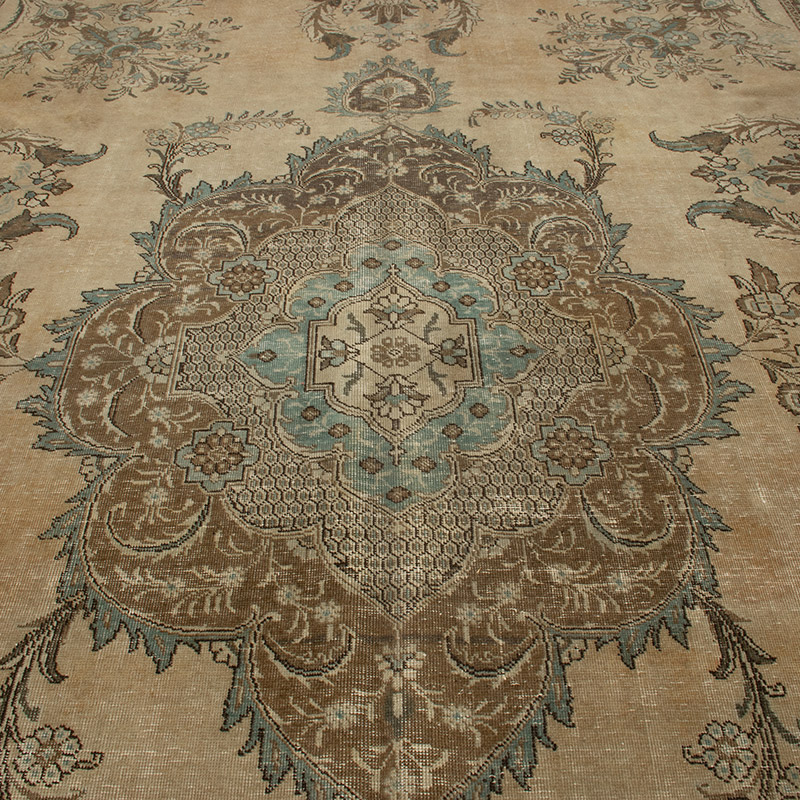 Vintage Hand-Knotted Oriental Rug - 10'  x 13' 3" (120" x 159") - K0090720