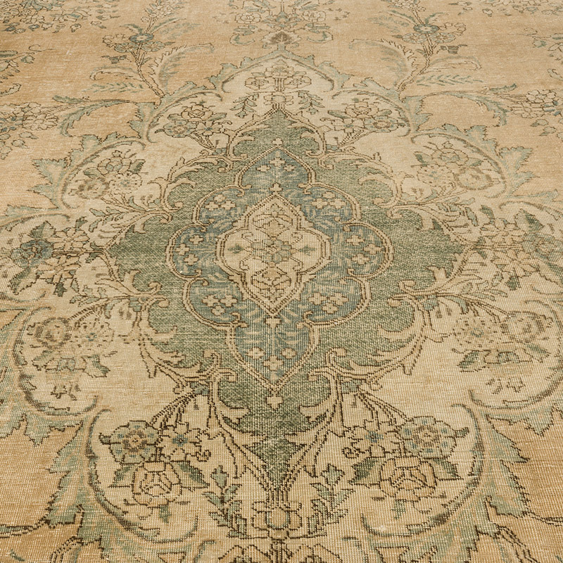 Vintage Hand-Knotted Oriental Rug - 10' 1" x 13'  (121" x 156") - K0091084