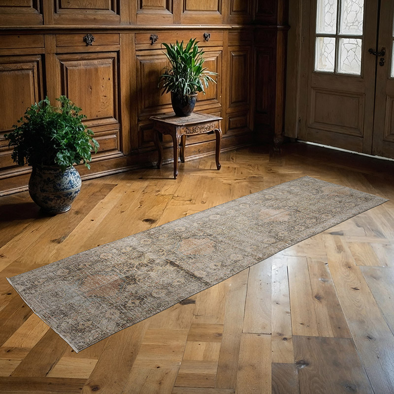 Vintage Turkish Hand-Knotted Runner - 2' 7" x 8' 7" (31" x 103") - K0091387