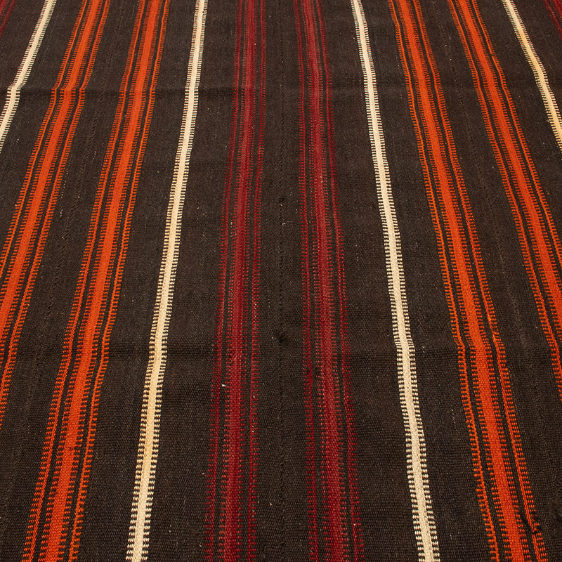 Vintage Anatolian Kilim Rug - 5' 5" x 8' 1" (65" x 97") - K0091612