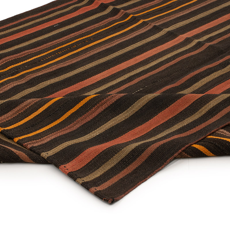 Vintage Anatolian Kilim Rug - 5' 10" x 9' 7" (70" x 115") - K0091615