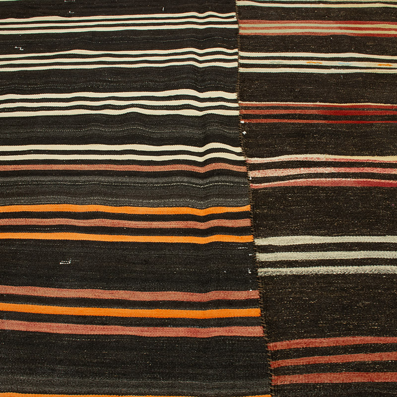 Vintage Anatolian Kilim Rug - 6' 5" x 10' 11" (77" x 131") - K0091625