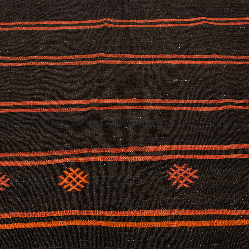 Vintage Anatolian Kilim Rug - 5' 10" x 5' 8" (70" x 68") - K0091631