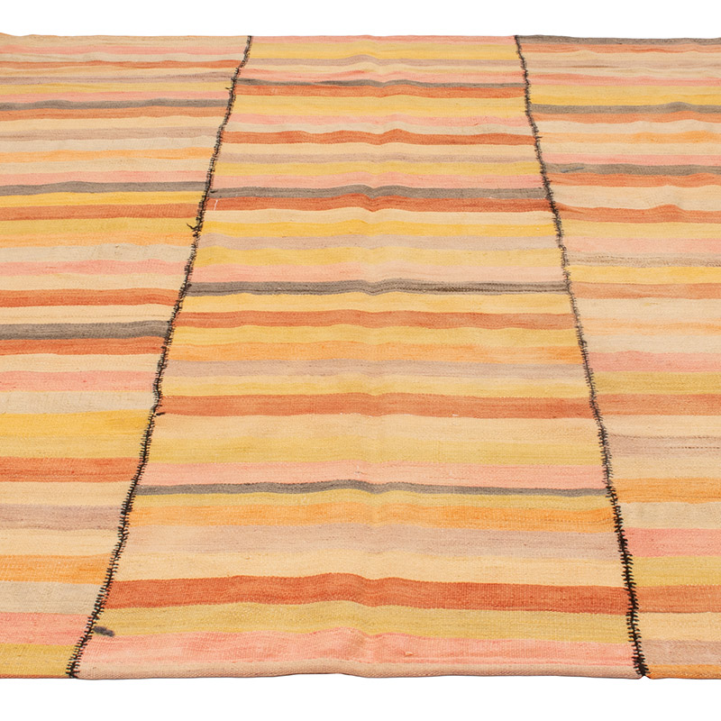 Vintage Anatolian Kilim Rug - 5' 9" x 6' 7" (69" x 79") - K0091638