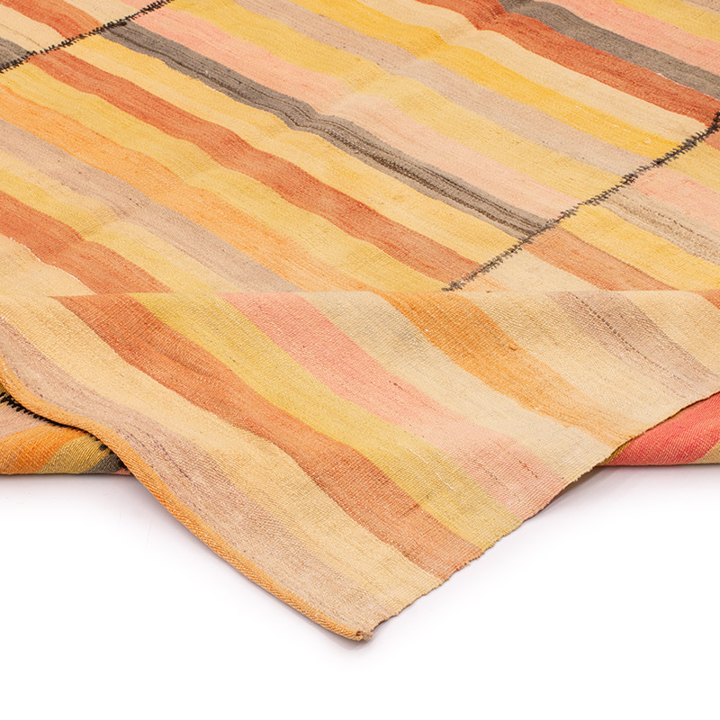 Vintage Anatolian Kilim Rug - 5' 9" x 6' 7" (69" x 79") - K0091638