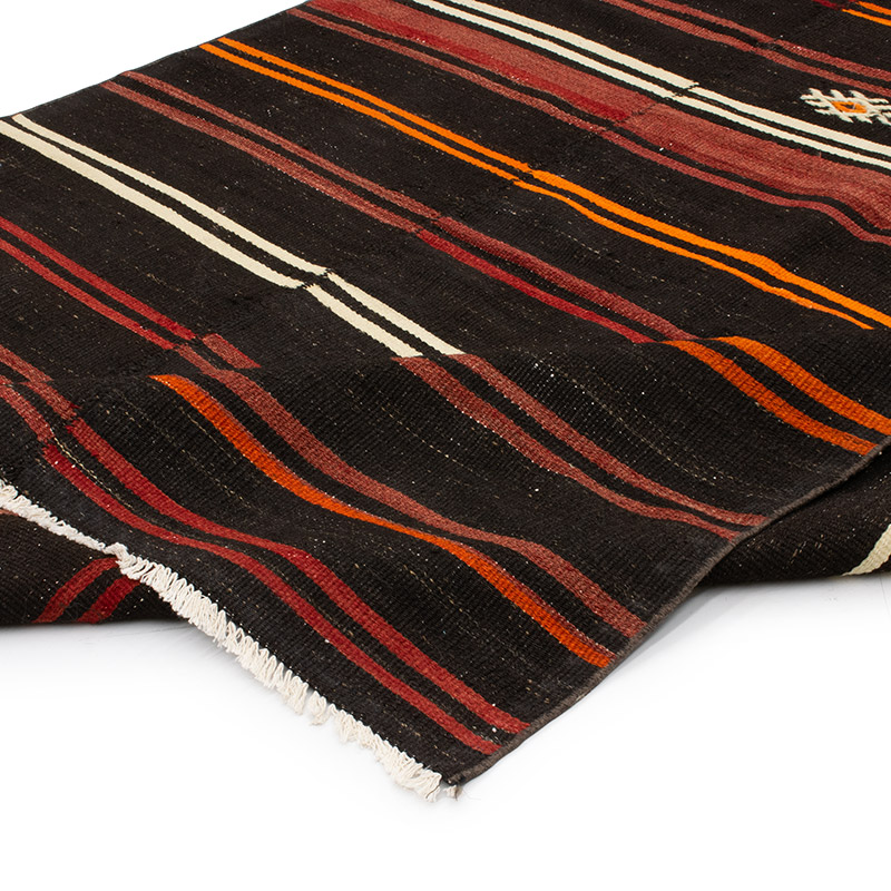 Vintage Anatolian Kilim Rug - 5' 6" x 10' 11" (66" x 131") - K0091654