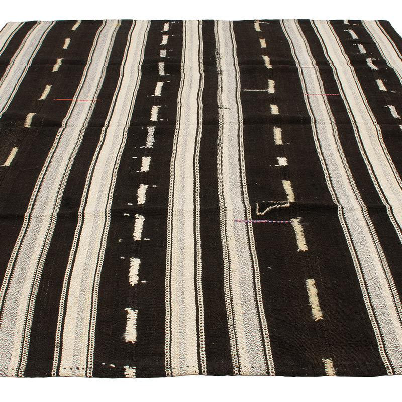 Vintage Anatolian Kilim Rug - 5' 10" x 7' 5" (70" x 89") - K0091661