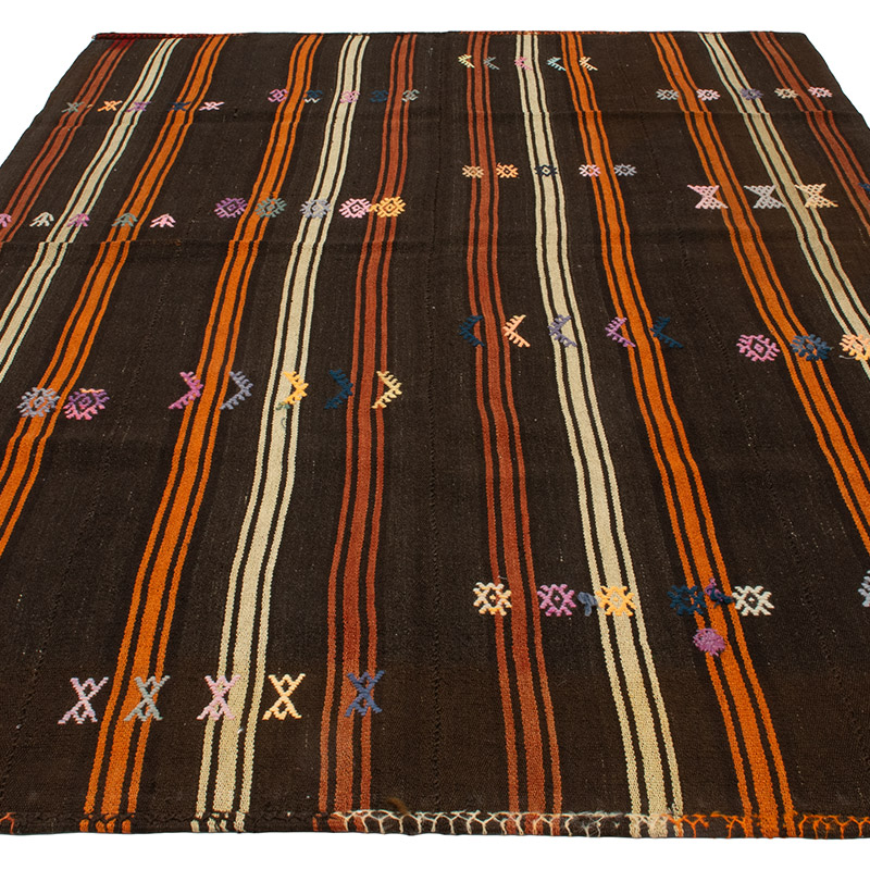 Vintage Anatolian Kilim Rug - 5' 8" x 8' 8" (68" x 104") - K0091687