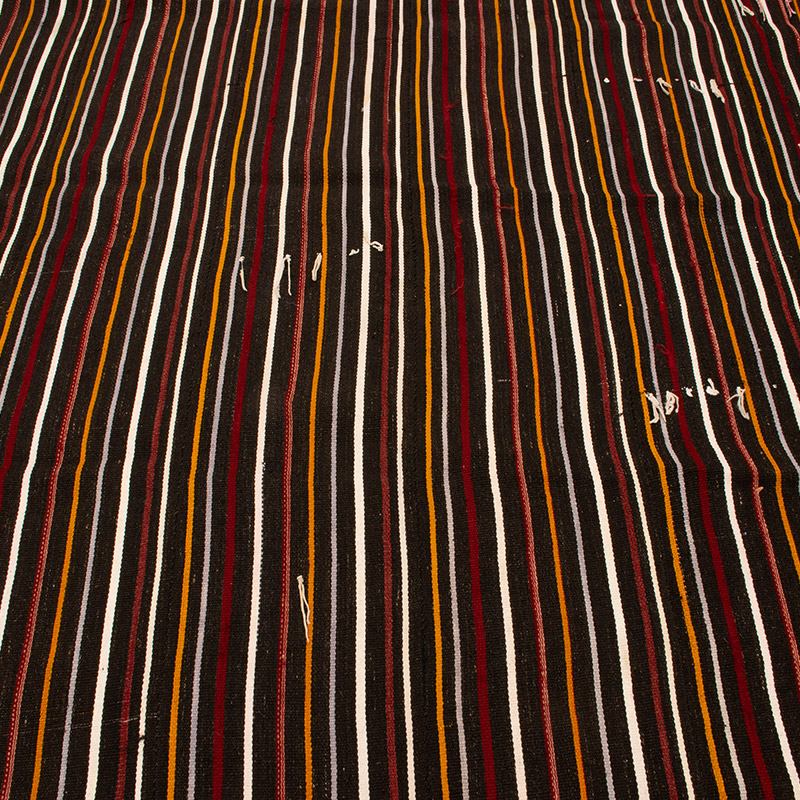 Vintage Anatolian Kilim Rug - 5' 8" x 8' 11" (68" x 107") - K0091713