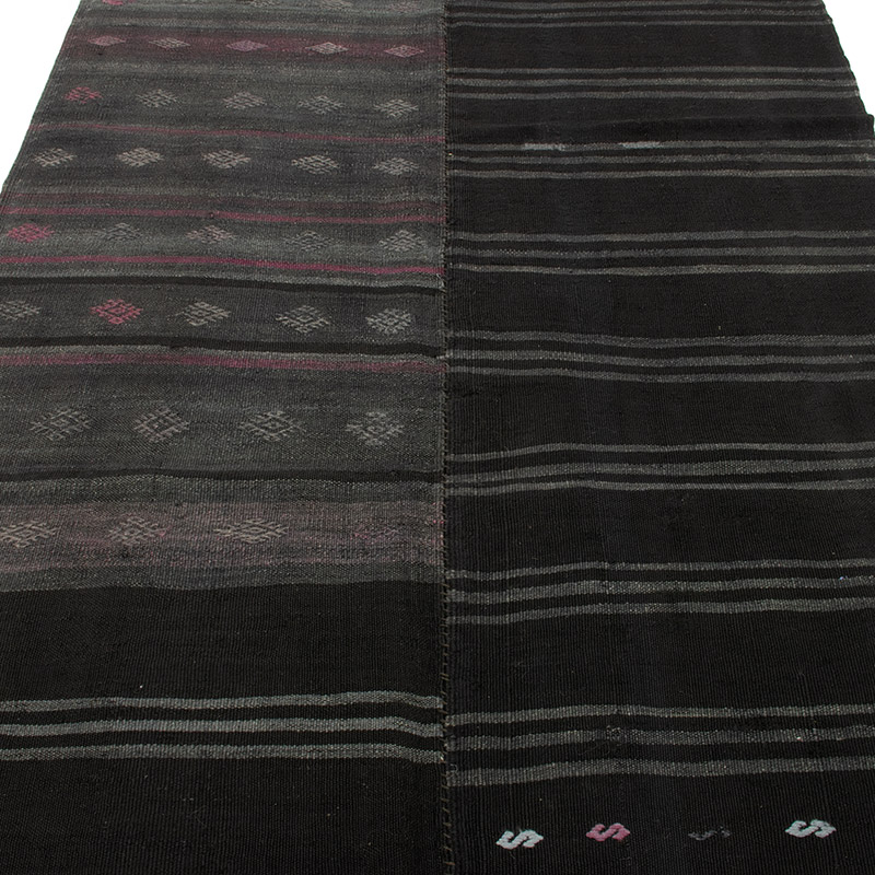 Vintage Anatolian Kilim Rug - 4' 8" x 9' 7" (56" x 115") - K0091723