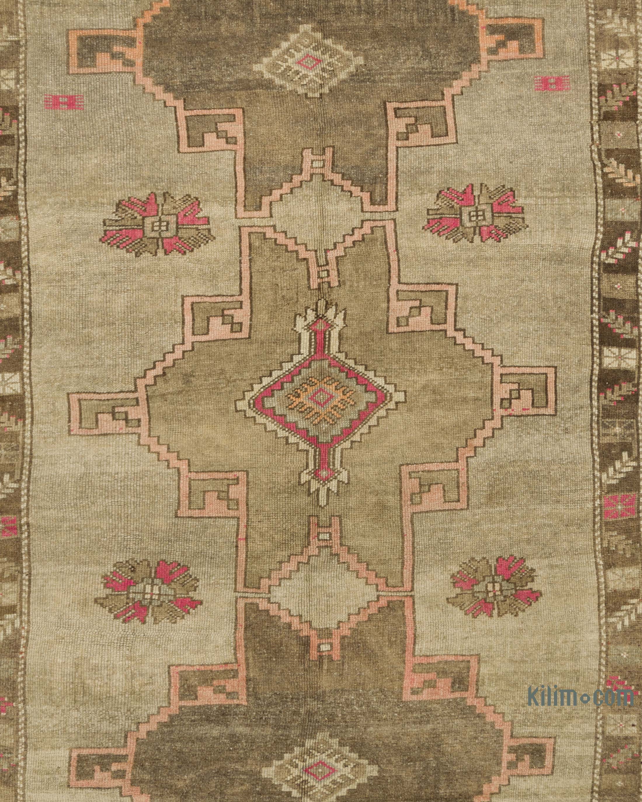 Vintage Turkish Hand-Knotted Rug - 6' 5