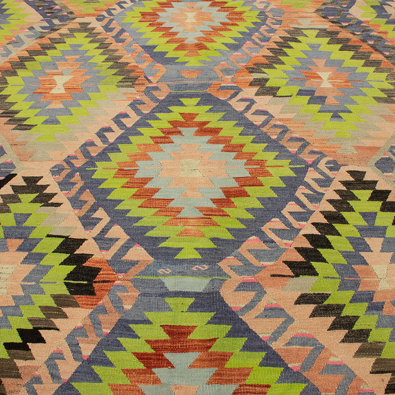 Vintage Esme Kilim Rug - 5' 11" x 10' 8" (71" x 128") - K0092241