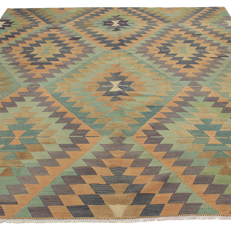 Vintage Esme Kilim Rug - 5' 9" x 7' 9" (69" x 93") - K0092252