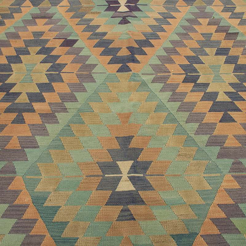 Vintage Esme Kilim Rug - 5' 9" x 7' 9" (69" x 93") - K0092252