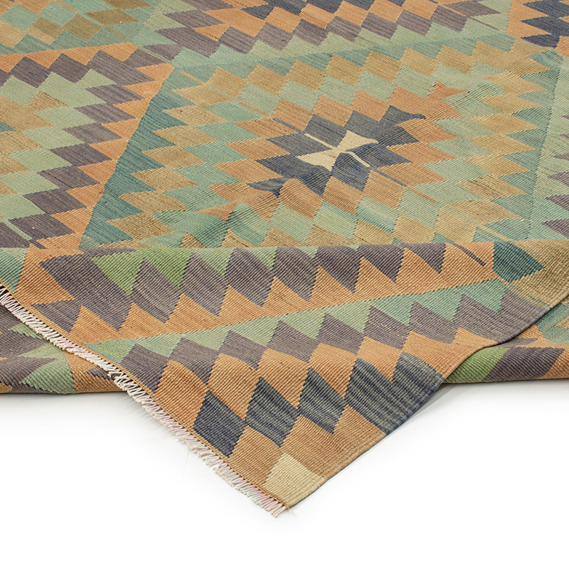 Vintage Esme Kilim Rug - 5' 9" x 7' 9" (69" x 93") - K0092252