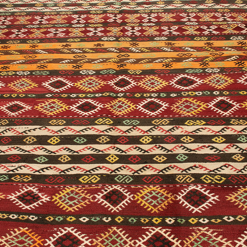 Vintage Anatolian Kilim Rug - 6' 5" x 8' 8" (77" x 104") - K0092544