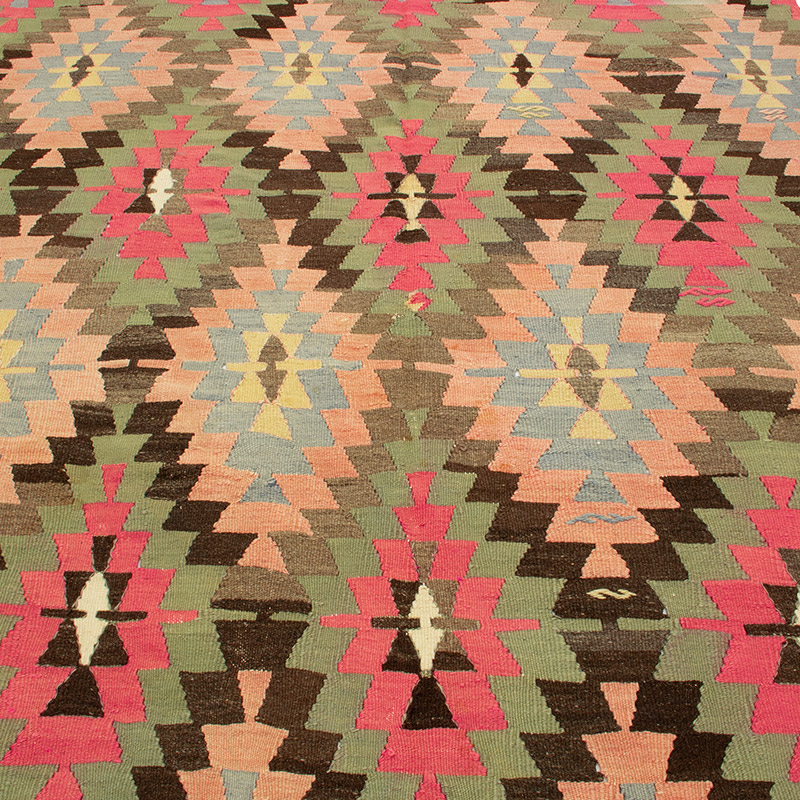 Vintage Mihalic Kilim Rug - 5' 8" x 9' 3" (68" x 111") - K0092558