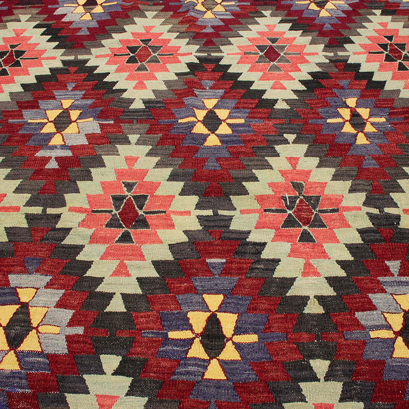 Vintage Mihalic Kilim Rug - 6' 7" x 10' 5" (79" x 125") - K0092567