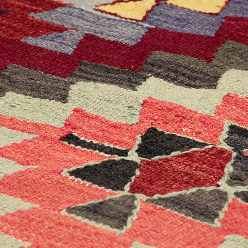 Vintage Mihalic Kilim Rug - 6' 7" x 10' 5" (79" x 125") - K0092567