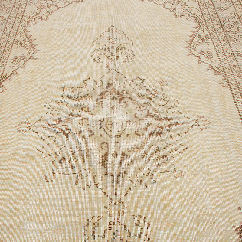 Vintage Turkish Hand-Knotted Rug - 5' 10" x 9' 11" (70" x 119") - K0092599