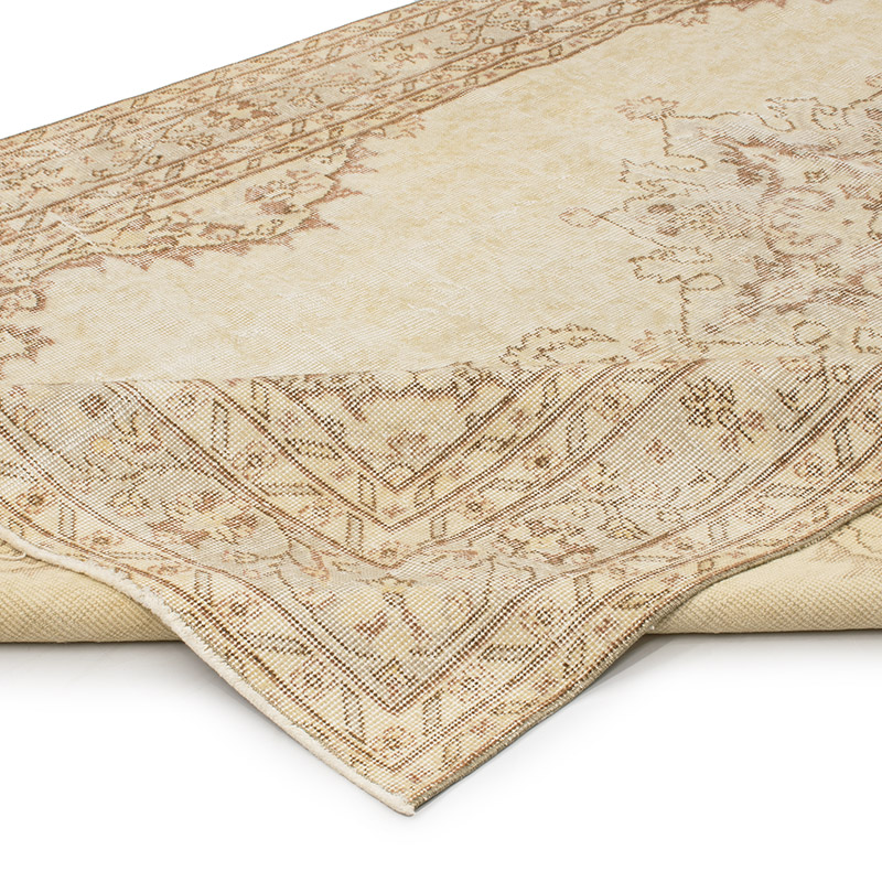 Vintage Turkish Hand-Knotted Rug - 5' 10" x 9' 11" (70" x 119") - K0092599