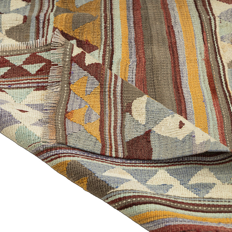 Vintage Aydin Kilim Rug - 4' 9" x 7'  (57" x 84") - K0092640