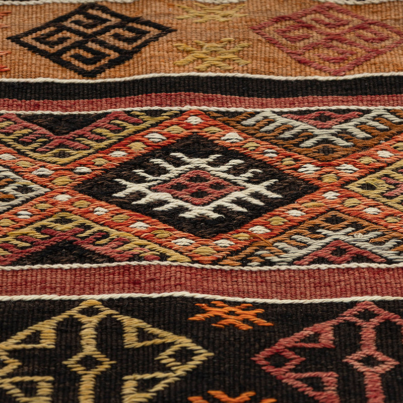 Vintage Sivas Kilim Runner - 2' 4" x 9' 4" (28" x 112") - K0092678