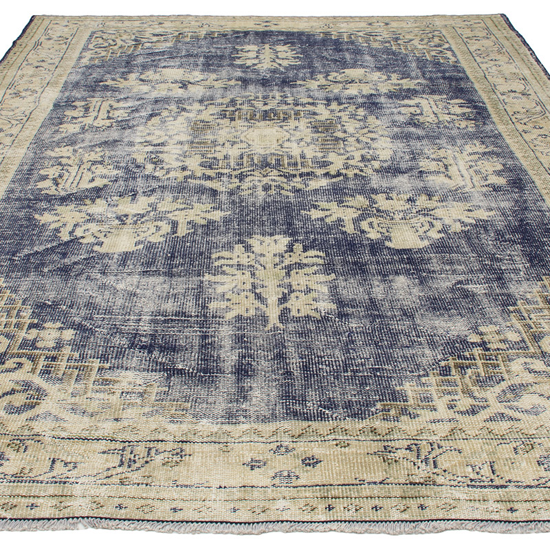 Vintage Turkish Hand-Knotted Rug - 7' 7" x 10' 5" (91" x 125") - K0092768